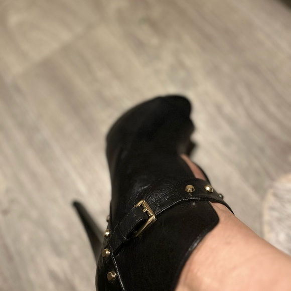 MK high heels, black leather with gold details 6”heels - Picture 8 of 11
